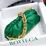 Where to find the Best Replicas Bottega Veneta 30CM Chain Pouch Bag Dupes